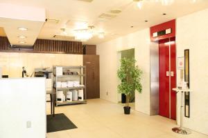 札幌市にあるHotel Sho Sapporo - Vacation STAY 61184vの鉢植えの店ロビー