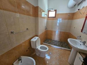 Ένα μπάνιο στο Vila Balili +26 φωτογραφίες