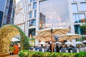 Hosté ubytování The Langham, Shanghai, Xintiandi + 135 fotografií