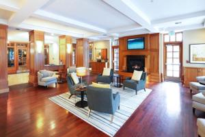 TV a/nebo společenská místnost v ubytování Blueground Northwest Bellevue BBQ nr Park SEA-879