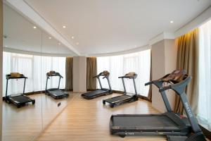 Fitness centrum a/nebo fitness zařízení v ubytování Atour Hotel Guangzhou Yueqiao Branch