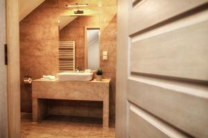 Ένα μπάνιο στο Pawie Oczko