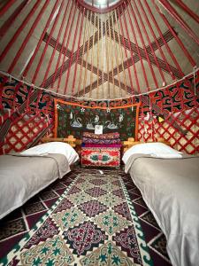 Galeriebild der Unterkunft Yurt stay in downtown in Karakol