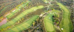 Гольф на территории дома для отпуска или поблизости