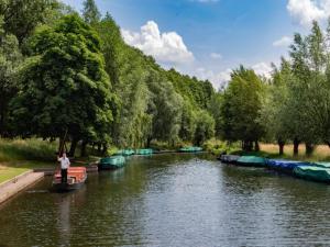 Výhled na řeku, která protéká v blízkosti apartmánu
