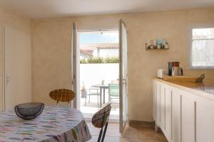 Kuchyň nebo kuchyňský kout v ubytování Maison conviviale près du Chateau + 12 fotografií
