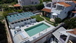 Bazén v ubytování Apartments Manda nebo v jeho okolí