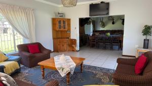 Ruang duduk di Uurpan Lodge