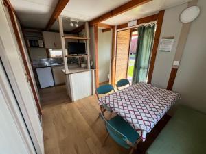 Kuchyň nebo kuchyňský kout v ubytování Camping Las Conchas de Poo