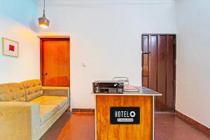 Posezení v ubytování Super Hotel O Thammanam Kochi