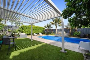 Piscina di Amaroo - poolside studio near Pukekura Park o nelle vicinanze