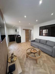 Χώρος καθιστικού στο Chic appartement climatisé La Ciotat