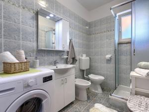 Koupelna v ubytování Apartment Cekić-2 by Interhome