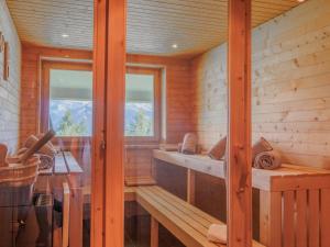 Posezení v ubytování Chalet Woovim 14-3 by Interhome