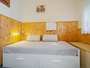 Posteľ alebo postele v izbe v ubytovaní Holiday Home Piccola by Interhome