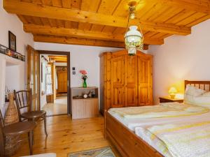 Postel nebo postele na pokoji v ubytování Holiday Home Szijartó by Interhome