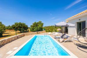 Πισίνα στο ή κοντά στο Villa Tania Ena