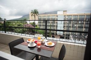 Nespecifikovaný výhled na hory nebo výhled na hory při pohledu z hotelu