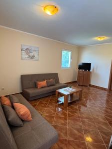 Istumisnurk majutusasutuses Apartmani Stanisic