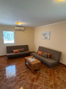 Istumisnurk majutusasutuses Apartmani Stanisic