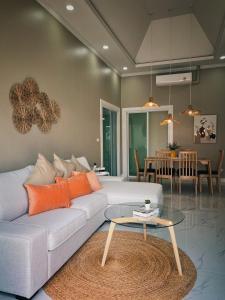 Χώρος καθιστικού στο Khunnapat Pool Villa Pranburi