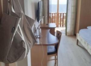 Postel nebo postele na pokoji v ubytování Hotel & Gasthof zum Hirschen
