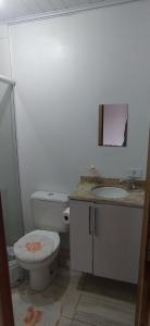 Ένα μπάνιο στο Apartamento residencial inteiro