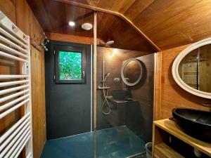 Koupelna v ubytování Maison de callot vue imprenable sur la mer