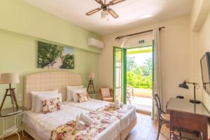 A bed or beds in a room at BELLA CISTERNA