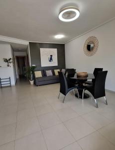 A seating area at A beautiful pool view apartment - AO1822LT