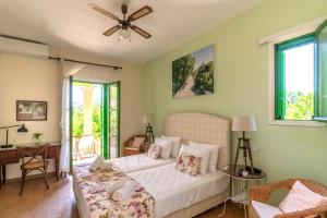 A bed or beds in a room at BELLA CISTERNA