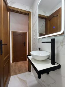 Koupelna v ubytování Maikran Seasonal Modern Townhouse Pool & BBQ