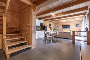 Køkken eller tekøkken på Willa Baciarka-basen, sauny i jacuzzi