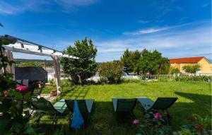 Κήπος έξω από το Lovely Home In Gornji Karin With Wifi +20 φωτογραφίες
