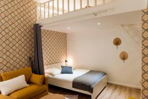 Giường trong phòng chung tại 4-person apartment, city center