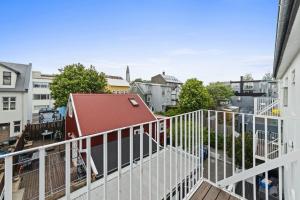 Balkoni atau teres di Astro Apartments