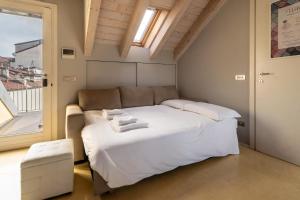 Cama o camas de una habitación en Rooftop Corso Como con terrazzo privato