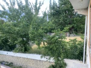 Highlands View Skardu外面的花园