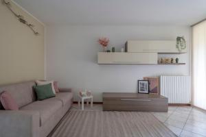 Χώρος καθιστικού στο Lake Como 10 min - Terrace with Lake View - Wifi