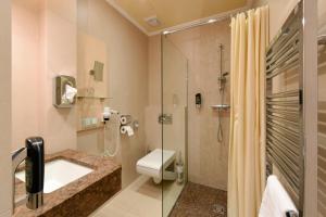 Koupelna v ubytování Hotel Pension Baronesse