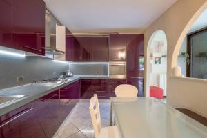Η κουζίνα ή μικρή κουζίνα στο Lake Como 10 min - Terrace with Lake View - Wifi
