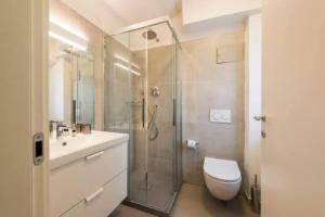 A bathroom at CDT Duomo