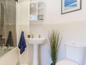 Vannituba majutusasutuses 2 Bed in Porthtowan 86648 +12 fotot