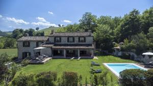 Bazén v ubytování Ca Seppe 10&2 by Marche Holiday Villas nebo v jeho okolí