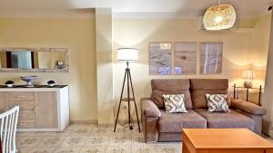 Kuchyň nebo kuchyňský kout v ubytování LOS IRIS PLAYA DE GANDIA- Apartamento Familiar