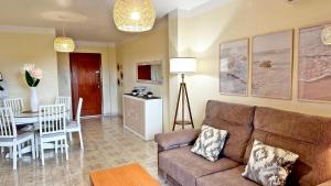 Posezení v ubytování LOS IRIS PLAYA DE GANDIA- Apartamento Familiar