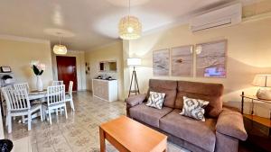 Kuchyň nebo kuchyňský kout v ubytování LOS IRIS PLAYA DE GANDIA- Apartamento Familiar