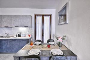 Afbeelding uit fotogalerij van Appartamento Casa Ledio - Theater Home in Tignale