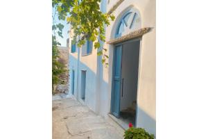 Gallery image of Traditional Stone Studio Isternia in Istérnia +4 photos