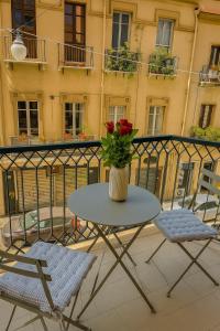 Gallery image of Frangipani HOUSE Cagliari luxury huge apartment city center with lift in Cagliari